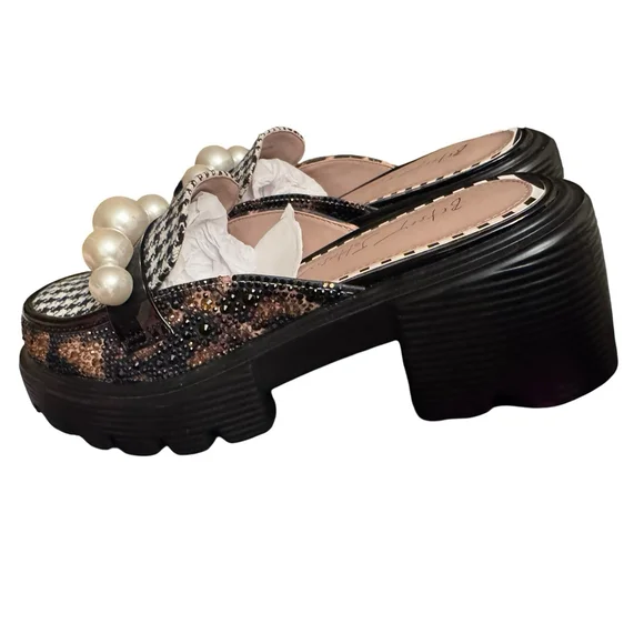 Betsey Johnson Haizel Lug Sole Mule MRSP $109 in Box - Picture 6 of 11